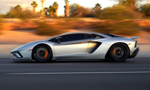 Flame-spitting Aventador S in stunning 4K